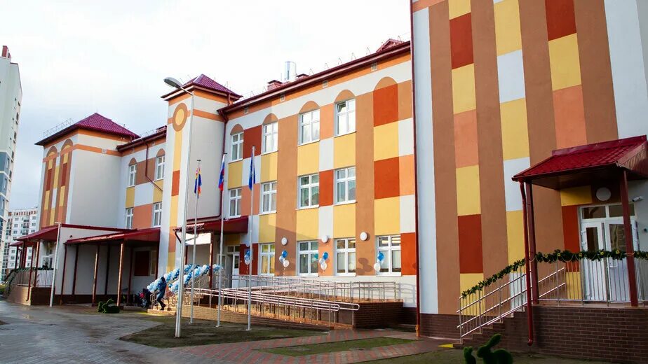 детский сад на улице левитана. школьное и дошкольное образование. мебель для детей в детском саду. дети на занятии в детском саду. дошкольные образовательные учреждения калининграда.