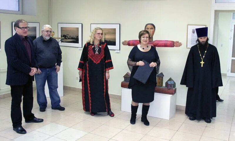 Виват, Россия": новая художественная выставка приглашает мытищинцев в галерею ис