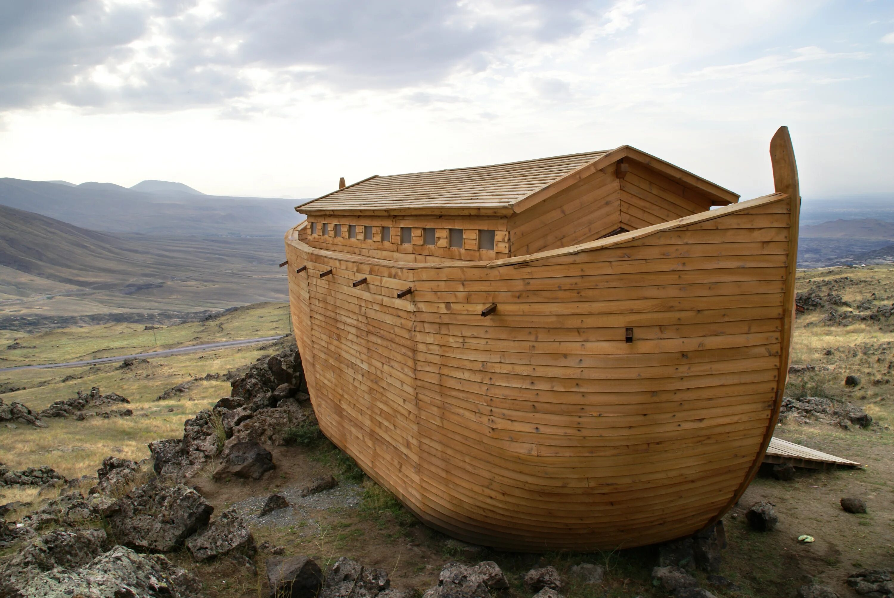 Noah s ark. Гора Арарат Ковчег ноя. Араратские горы Ноев Ковчег. Ноев Ковчег корабль. Ковчег корабль ноя.