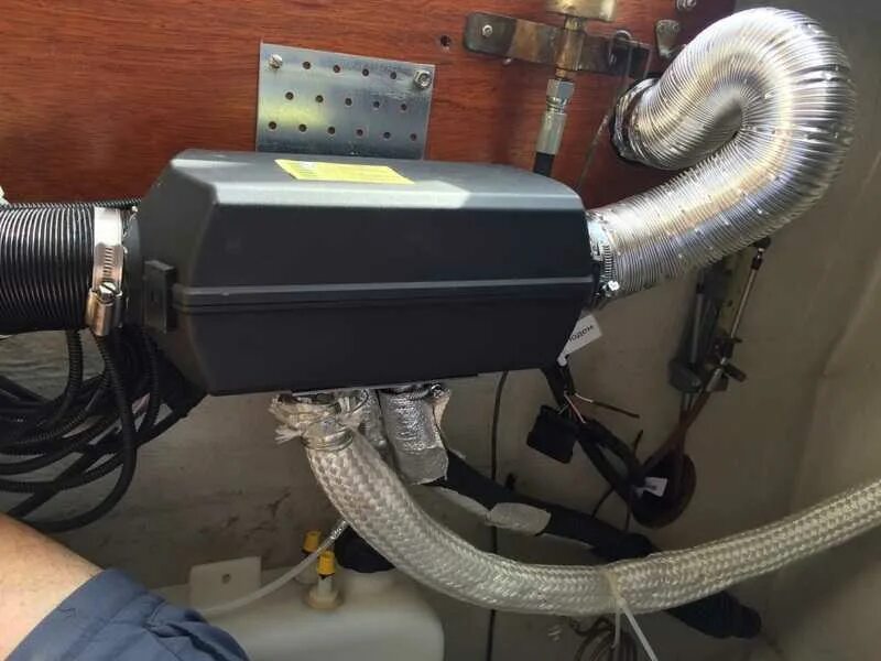 Фен сухой дизельный 12в планар. Hydronic d5wsc 12v. Фольксваген т4 вебасто. Газовый автономный отопитель trumatic. Подогреватель двигателя феном.