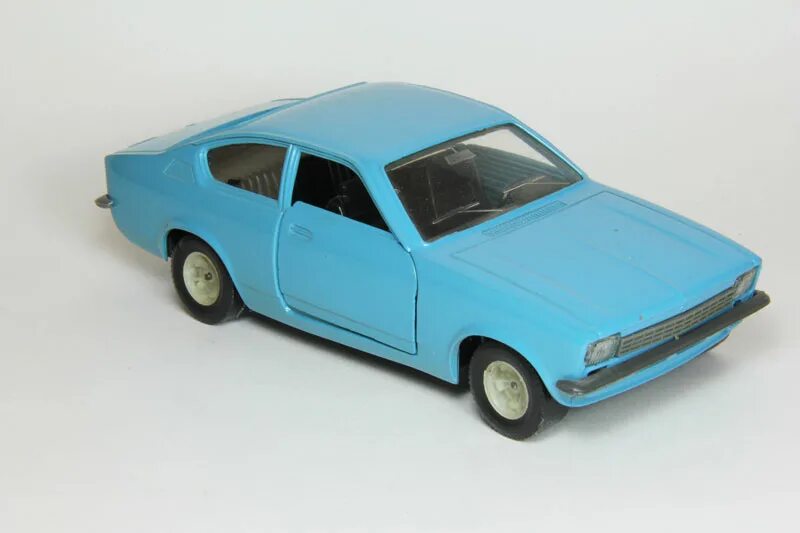 Opel Kadett ремейк 1:24. Опель кадет модель 1 43. Opel Kadett 1/24 Сихарули. Fiat 850 Сихарули.