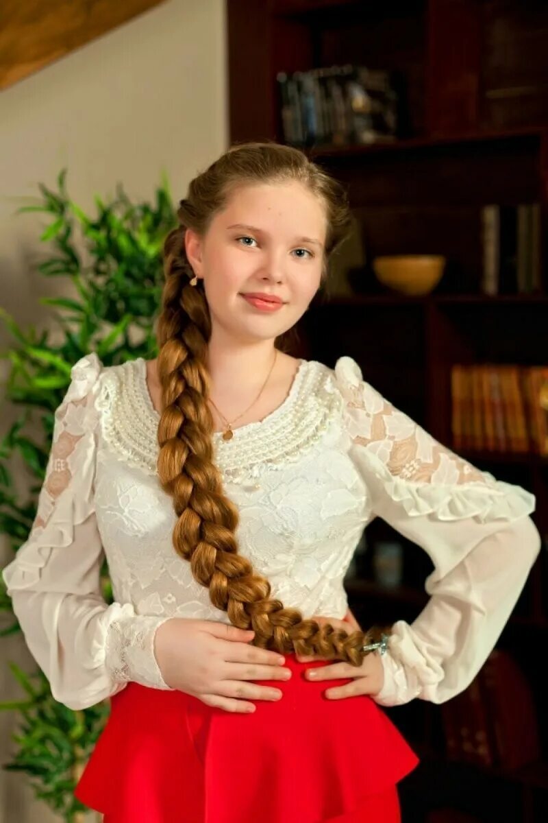 Уральская краса длинная коса 2019. Девушка с длинной косой. Длинные косы. Длинная коса девичья краса. Уральская коса-краса.