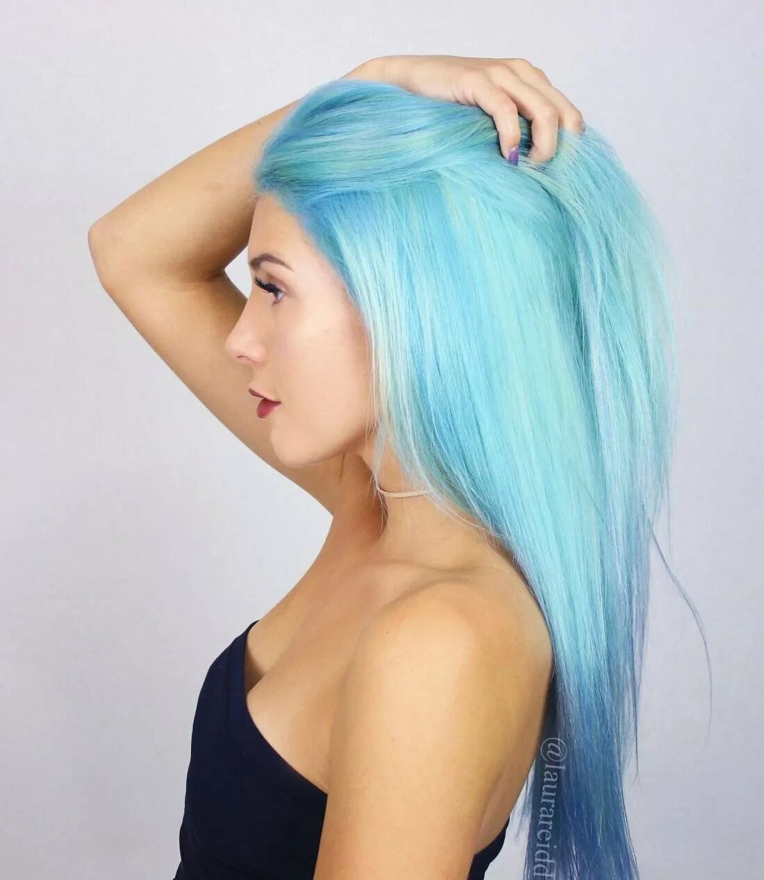 даяна кранк волосы. девушка со светло голубыми волосами. синий цвет волос. голубые волосы. даяна кранк.