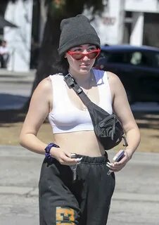 Noah Cyrus Was Seen Out in Los Angeles-4.