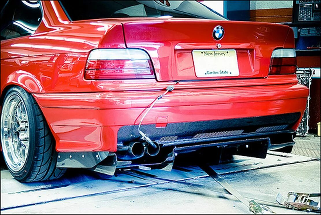 Задний бампер е36. Задний бампер bmw e36. bmw e36 губа заднего бампера. задний бампер бмв е36. задний сплиттер бмв е39.