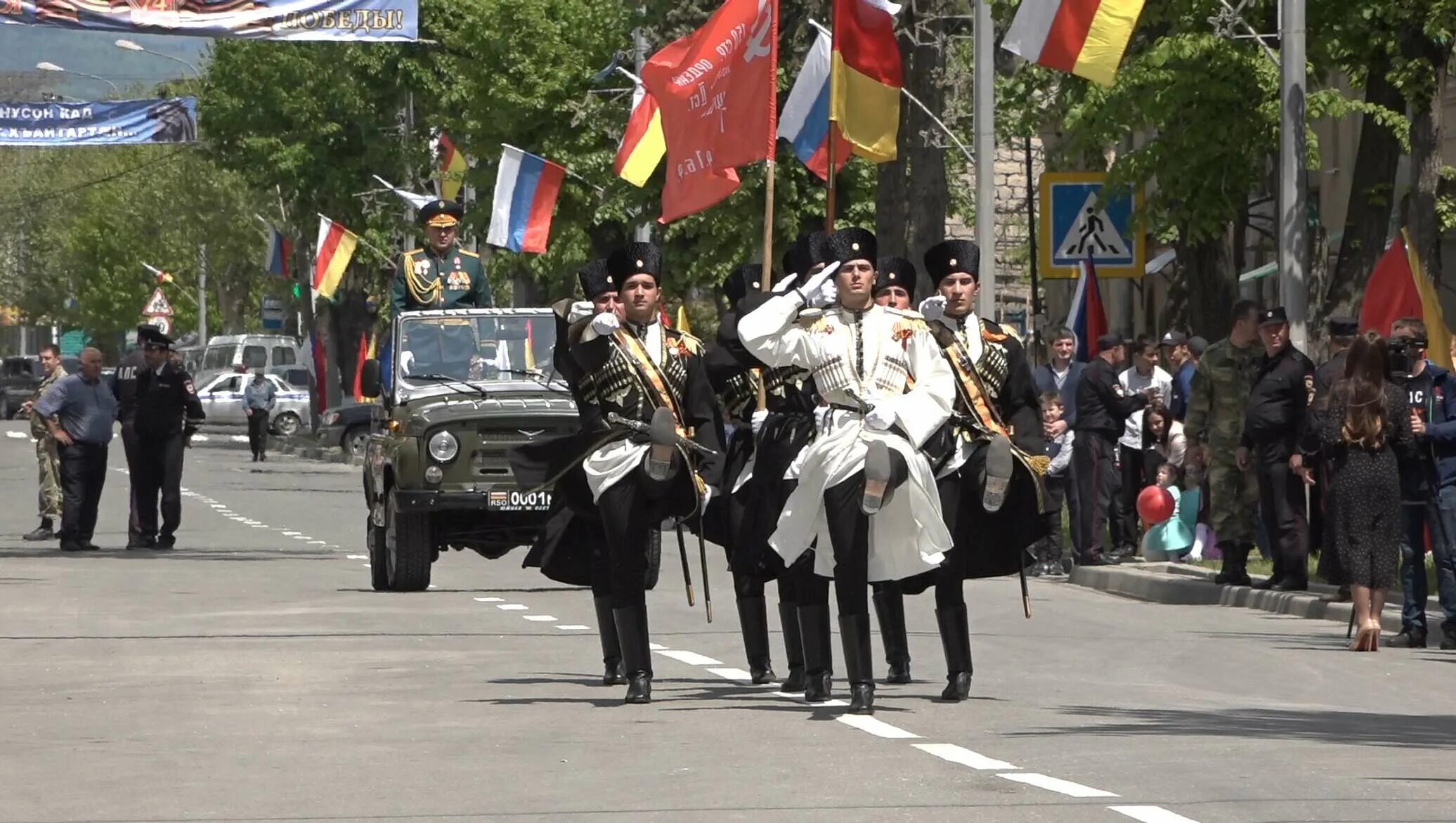 Парад в южной осетии 2022. Парад в южной осетии 2020. Парад 9 мая южная осетия. Цхинвал южная осетия 2018 парад победы. Цхинвал парад 2022.