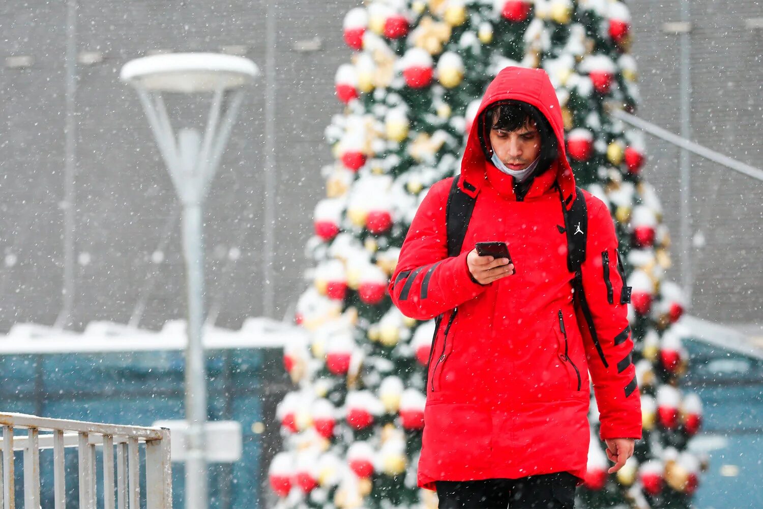 Холодный январь в москве. Заснеженная москва. Зима в москве. Москва зимой. Москва снегопад ночь.