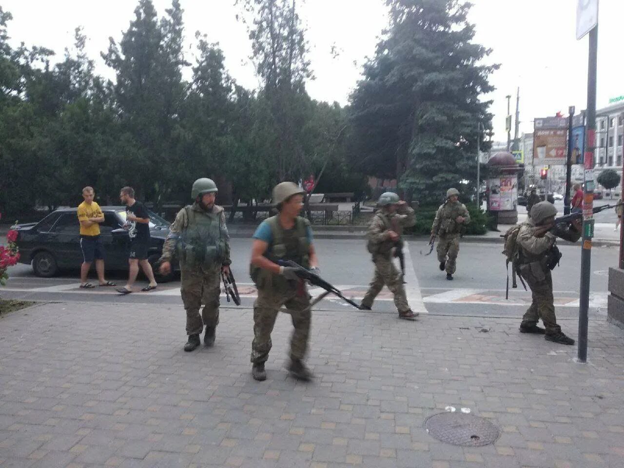 Марш ростов. Чвк вагнер в ростове на дону. мятеж вагнера ростов на дону. чвк ростов на дону 2025. чкв вагнер.