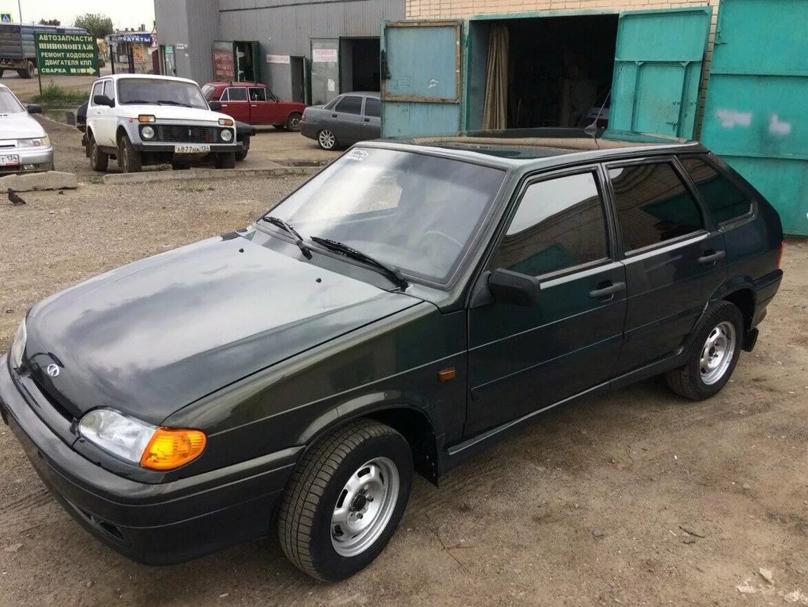 ваз 2114 салатовая. ваз 2114 темно-зеленый металлик. ваз 2114 золотисто темно-зеленый. ваз 2115 зеленый раптор. ваз 2114 зеленая.