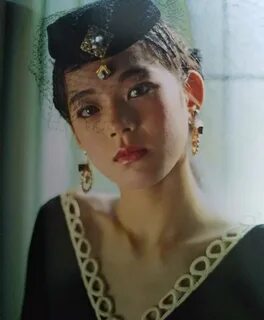 倉 橋 の ぞ み 写 真 集 "思 春 期-少 女 時 代 最 期 の 記 録-"初 版 2012 年 発 売 