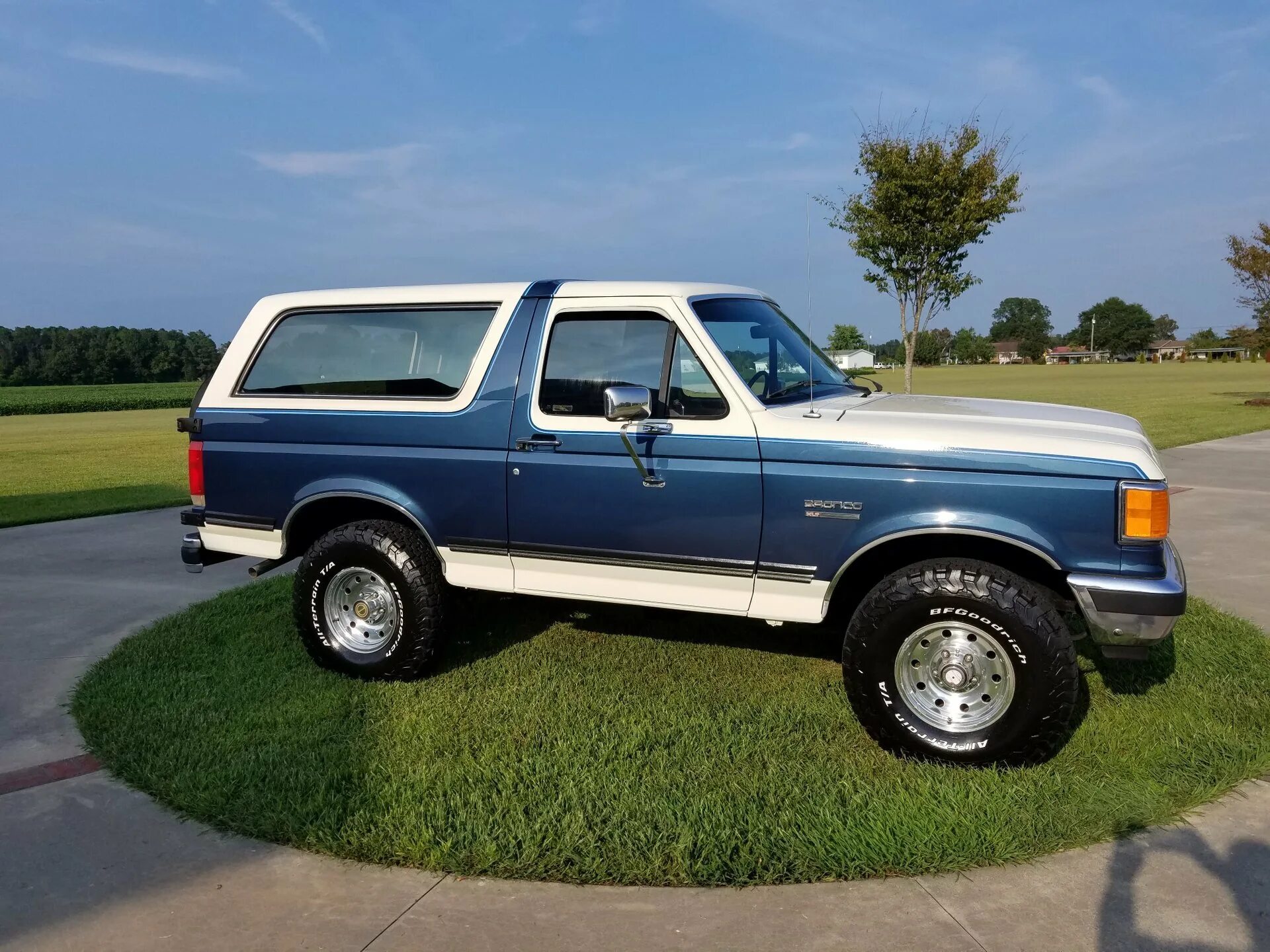 Ford bronco 2. Ford ll. Ford bronco ii 1990. Ford mustang 2 поколения. Ford bronco ii 1987.