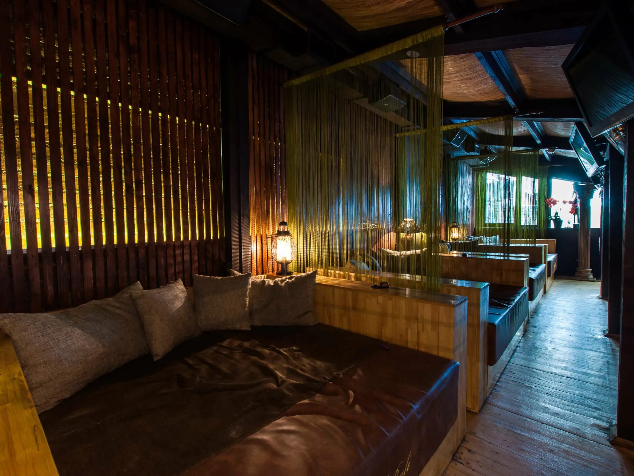 Bali lounge bar москва. Bali lounge bar парк культуры. Bali бар москва. Кафе клуб бали. Ресторан бали москва.