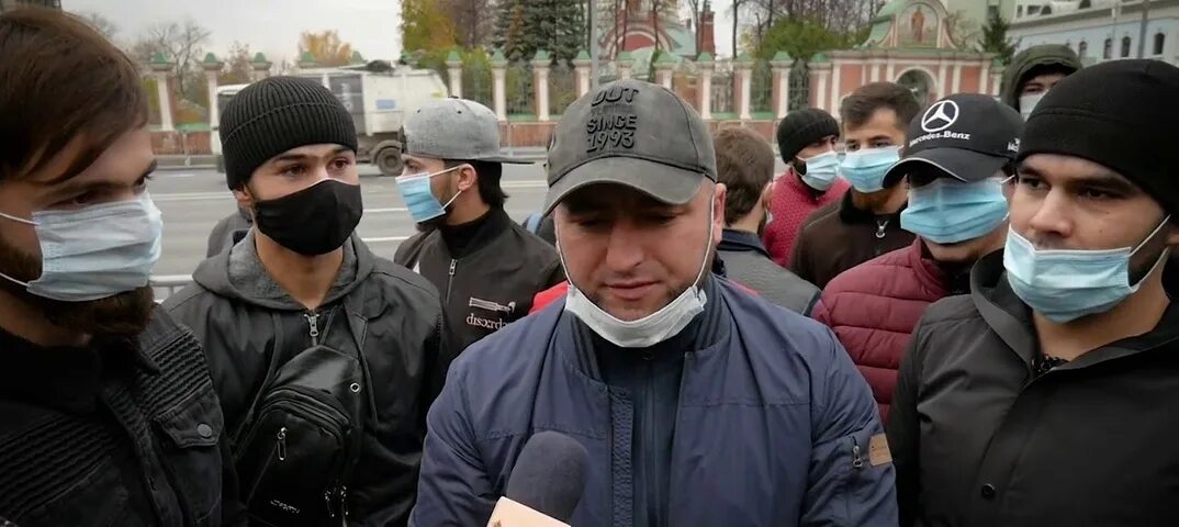 Митинг мусульман. Митинг мусульман в Москве. Засилье мусульман в Москве. Шествие мусульман в Москве.