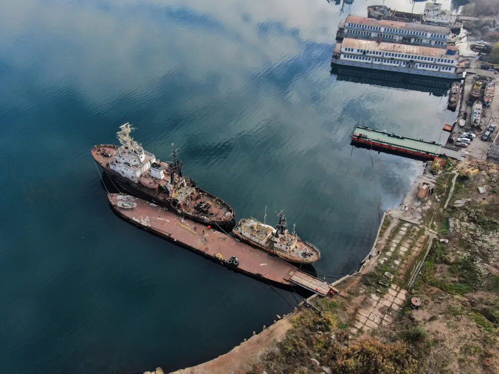 Буксир аметист Одесса. Загрязнение черного моря. Судно аметист черное море. Аметист корабль Одесса.