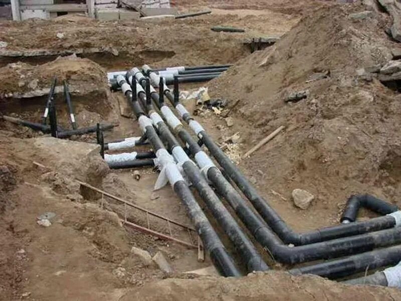 Бесканальная прокладка трубопроводов это. Прокладка наружных сетей водопровода. Трубопроводы водоснабжения. Монтаж наружного водоснабжения.