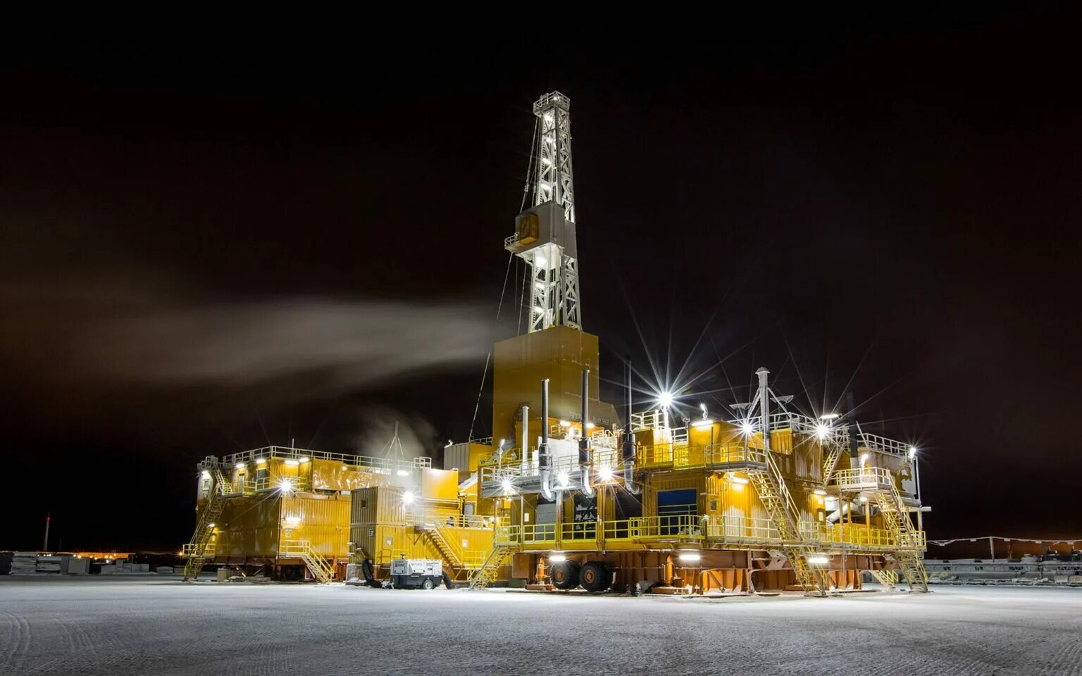 Добыча нефти на Аляске. Буровая вышка. Буровая вышка ночью. Буровая зимой. Буровое окно