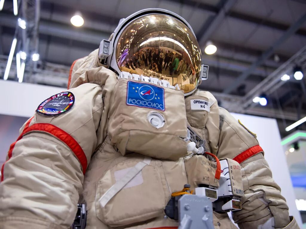 Скафандр Орлан МК. Скафандр Космонавта Орлан МКС. Орлан костюм Космонавта. Скафандр Орлан Роскосмос.