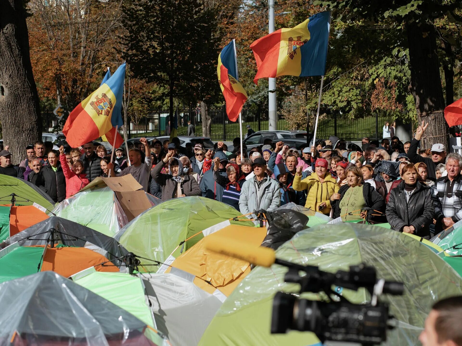 Новости молдовы сегодня за 24. Протесты в Кишиневе 2022. Беспорядки в Молдове 2022. Протесты в Молдавии. Молдавия протестующие.