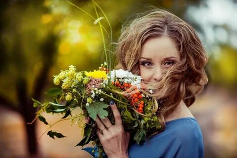 Женщина с цветами 50