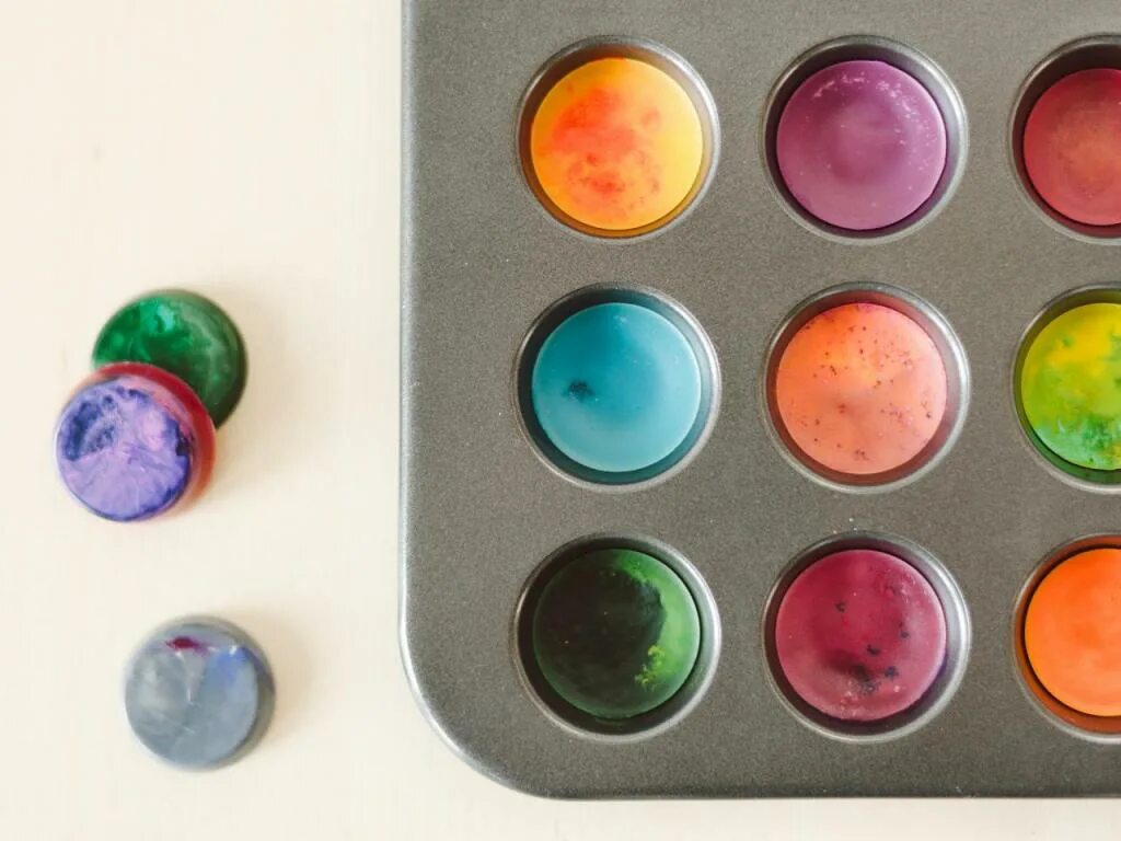 Можно сделать ярче. Лепка разные цветные мелки. Как сделать яркие краски. Что можно сделать с помощью мелков цветных дома. Как сделать ярко - разноцветный фильтр.