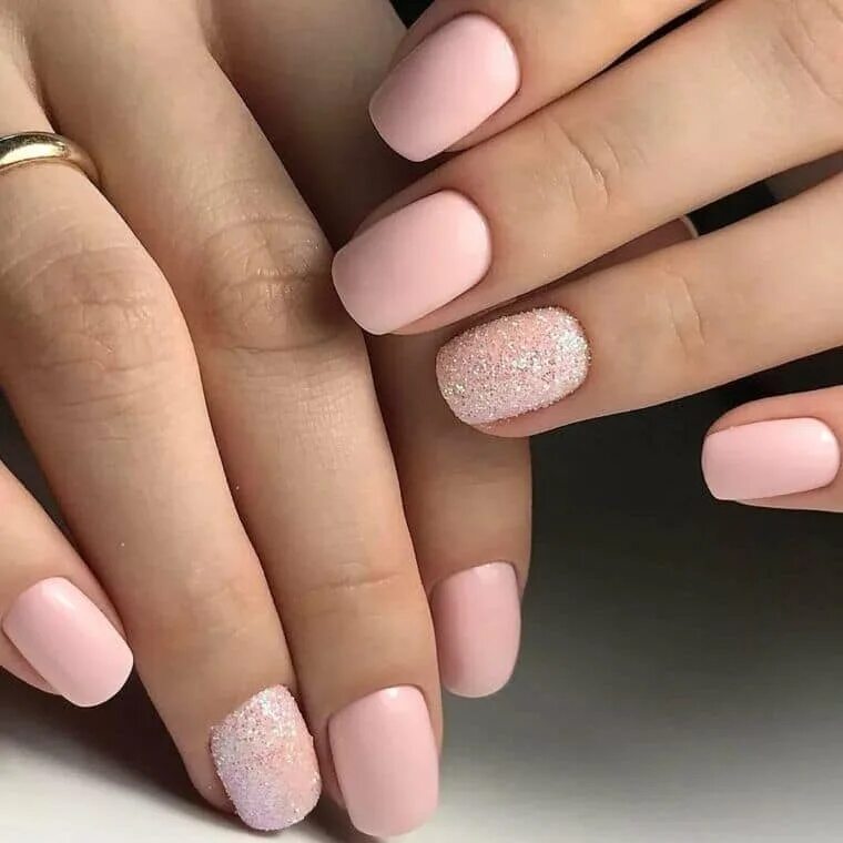 Стиль коротких ногтей