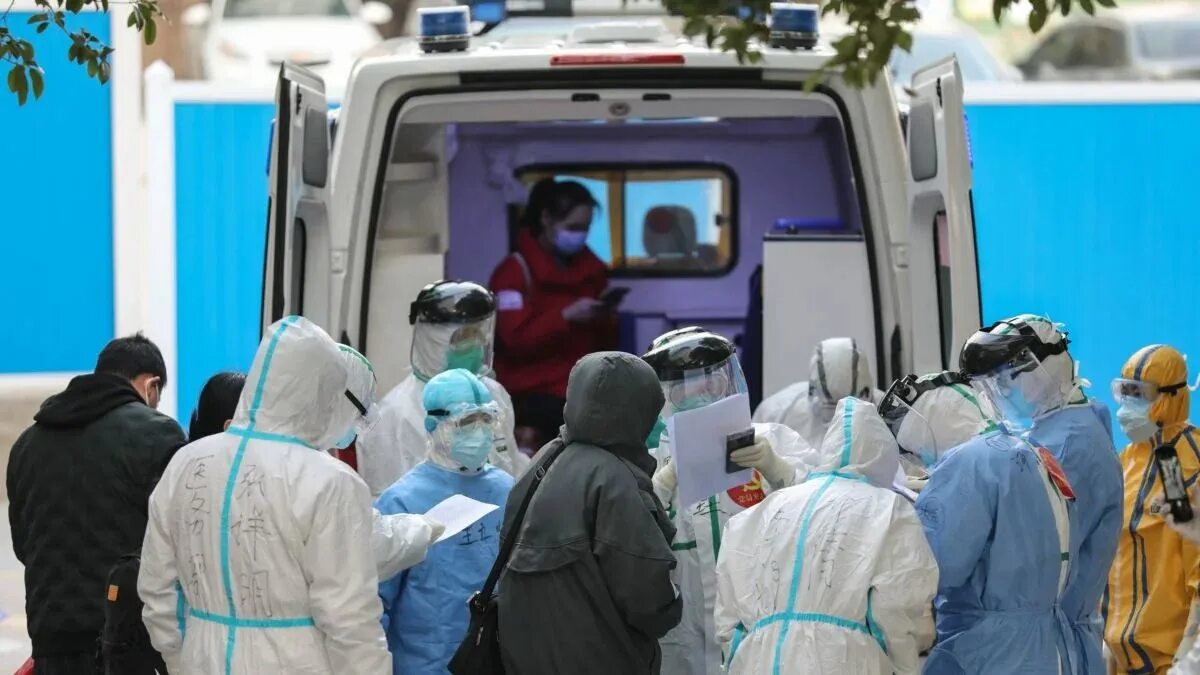 Covid-19 люди в масках ухань. Эпидемия конец. Пандемия. Индийский штамм коронавируса. Эпидемия конец.