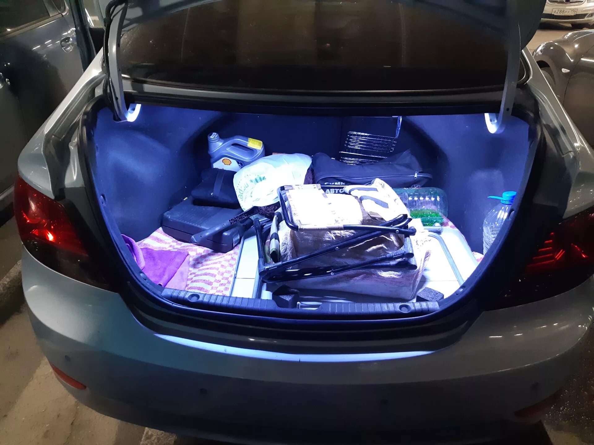 Багажник солярис 2. Багажник Хендай Солярис седан 2012. Hyundai Solaris открытый багажник. Hyundai Solaris 2014 багажник.