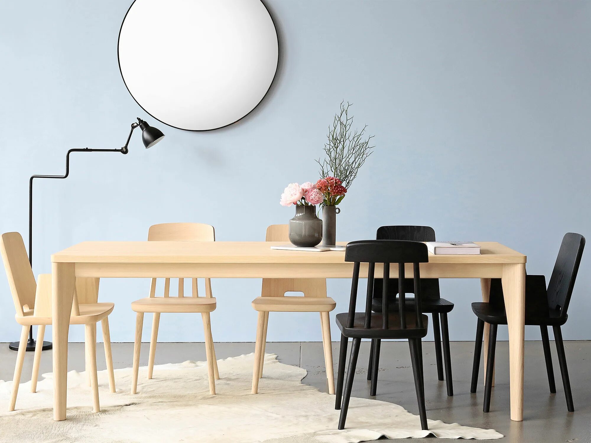 Dine отзывы. Клоуз ап интерьер. Skdesign стол Monte Shell. Стул Aileen Dining Chair. Minimalism Table and Chairs.