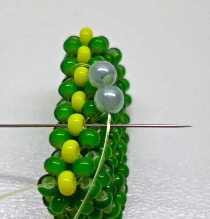 Леска для плетения сумки из бусин. Плетение сумок из бусин. бусы для плетения сумок. плетеные сумки из бусин.