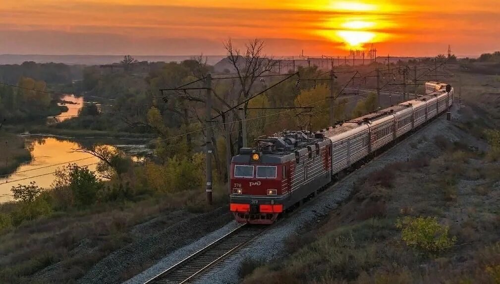 Поезда. Позда. Железная дорога. Поезд РЖД.