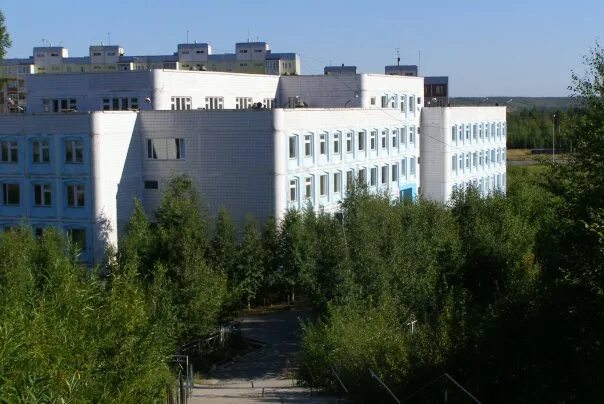 Гордиенко нягань школа. Школа 6 нягань. Нягань 2000. Нягань 3 школа. Школа 6 нягань.