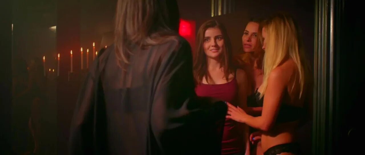 адвокат дьявола. адвокат дьявола кристабелла. ослепленный желаниями фильм 2000. вызов демона. элизабет хёрли дьявол.