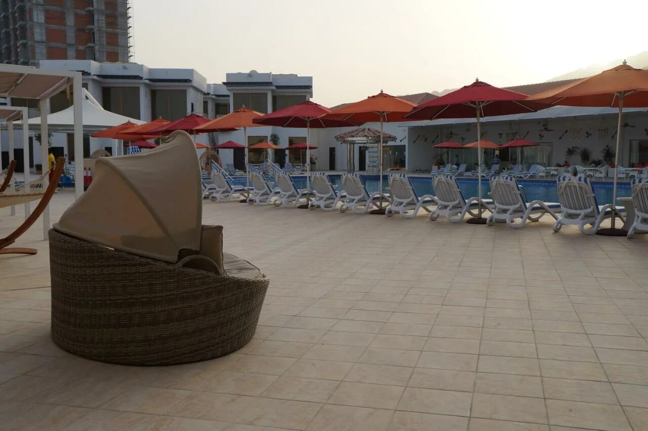 Баб аль бахр фуджейра. Mirage Bab al Bahr Beach Resort 4*. Отель Фуджейра Mirage Bab al Bahr Beach Hotel. Mirage Bab al Beach Resort 4 Фуджейра. Мираж баб Аль Бахр Бич.