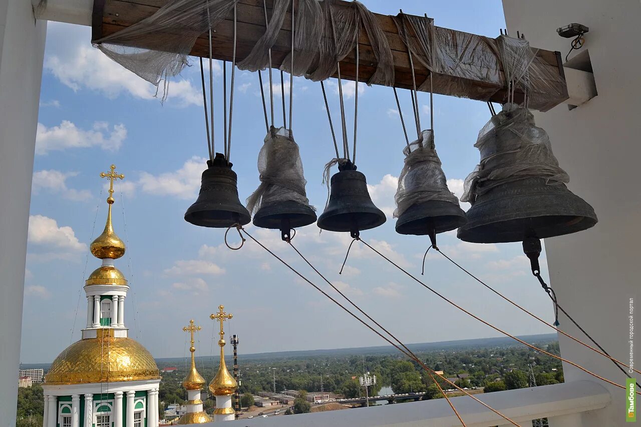 Колокольня звонница Вознесенского храма. Колокольня Спасо-Преображенского собора.