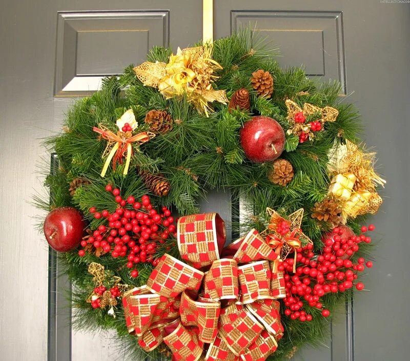 Мерри кристмас в англии. Праздники великобритании рождество. Новый год в великобритании. Рождество в великобритании традиции. Семья празднует рождество.