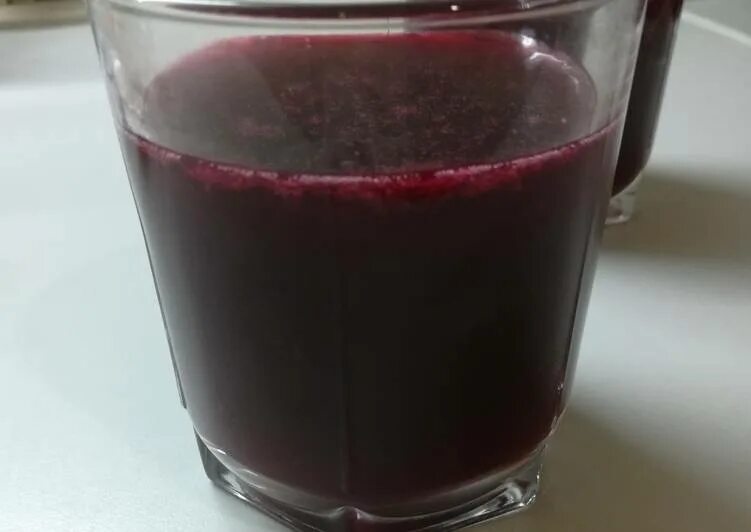 Кисель из смородины и крахмала. Кисель черносмородиновый. кисель смородиновый.
