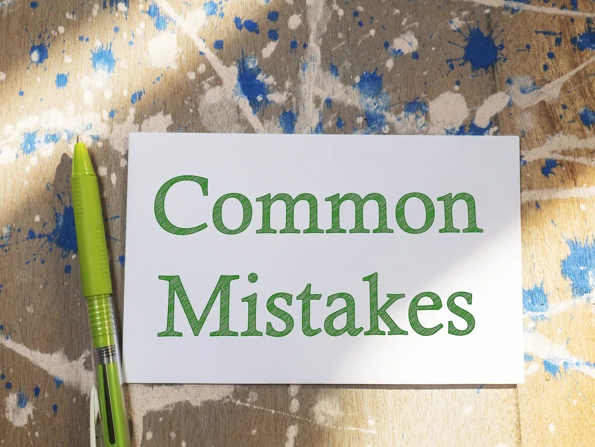 Correction of mistakes. Correcting mistakes. correction of mistakes на белом фоне. common mistakes.