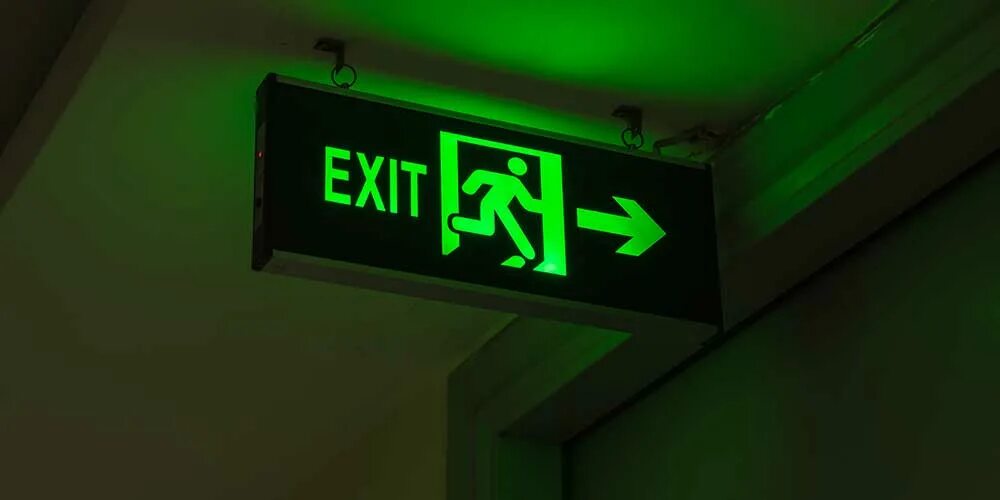 Табличка exit. Вывеска exit. зеленая табличка exit. неоновая надпись exit. неоновая табличка выход.