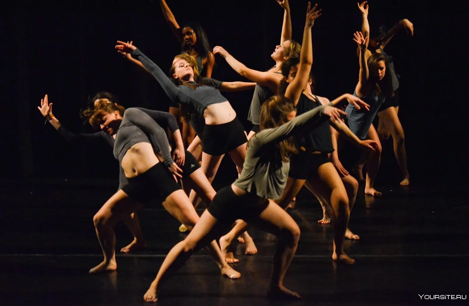 Джаз хореография. Танцы в стиле "jazz funk". Танец джаз москва. Современный танец модерн. Джаз танцоры.