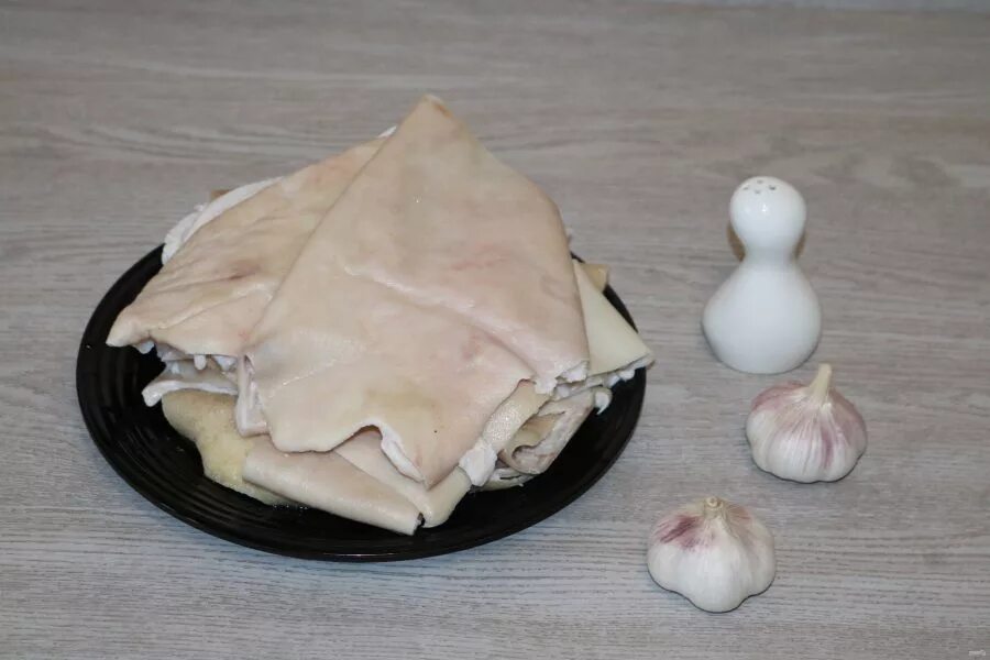 Зельц из свиных шкурок с овощами. Холодец из шкурок. Заливное из свиной шкуры. Заливное из свиной шкуры. Заливное из свиной шкуры.