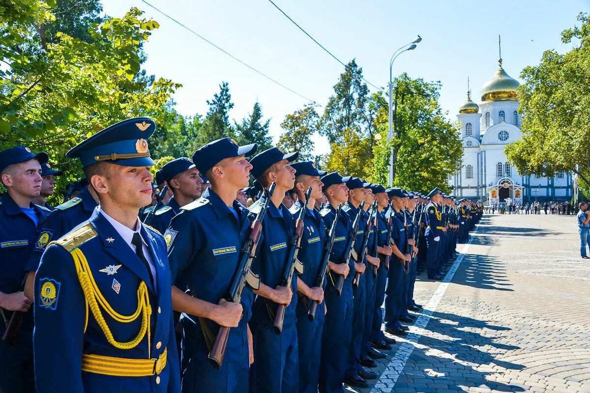 Высшее военное авиационное училище. КВВАУЛ Краснодар. Краснодар лётное училище. Краснодарское высшее военное авиационное училище летчиков | КВВАУЛ. Курсантки летного училища Краснодар.