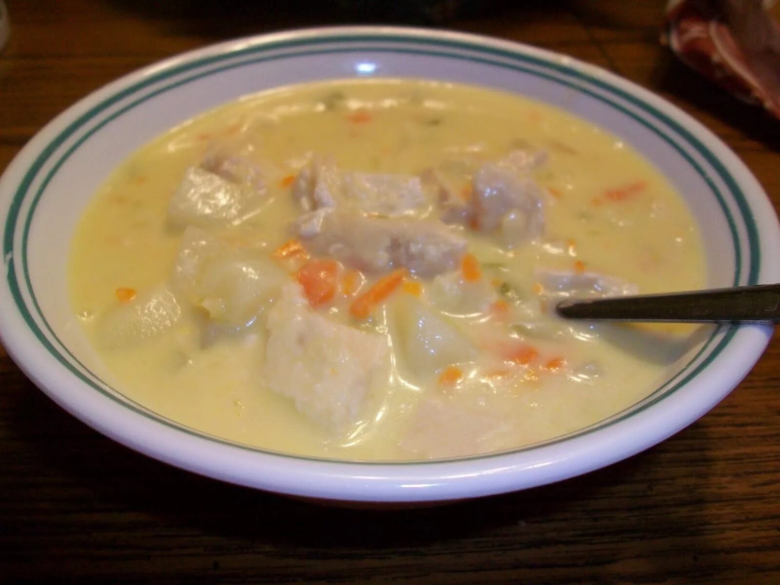 суп с плавленным сыром. суп романо сырный. суп с плавленным сыром и курицей и вермишелью. сырок плавленный дружба для супа. куриный сырный суп.