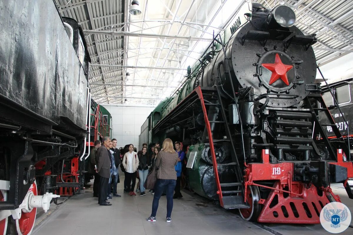 Донецкий железнодорожный институт. Тайгинский железнодорожный институт. Днепр институт железнодорожного. Донецкий институт жд транспорта. Донецкий институт железнодорожного транспорта (донижт) выпускники.