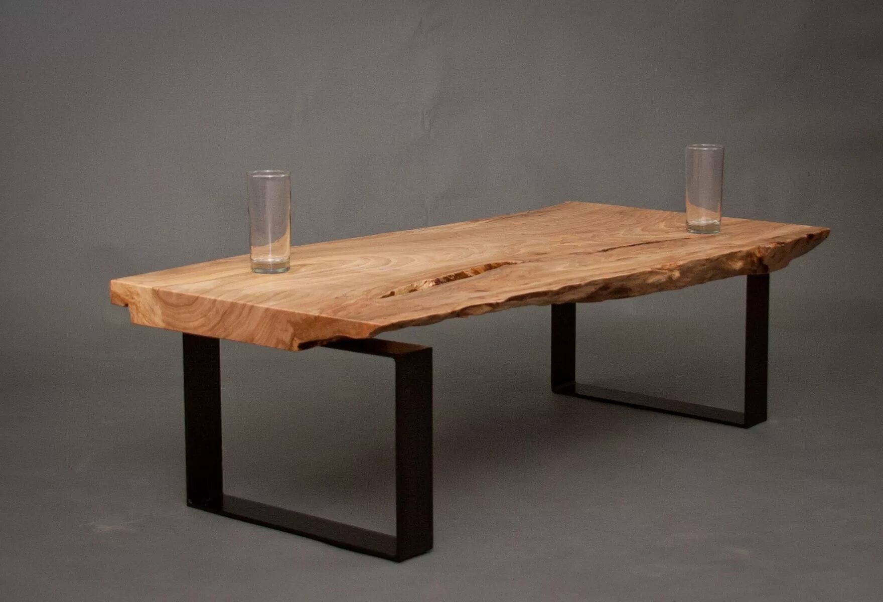 Table стол. Оригинальные столы из дерева. необычные столы из дерева. стол из грубого дерева. столик лофт из досок.