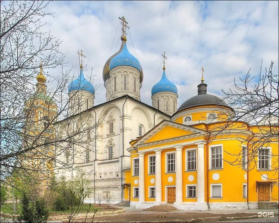Новоспасский монастырь церкви. Знаменский храм новоспасского монастыря. знаменской церкви новоспасского монастыря в москве.