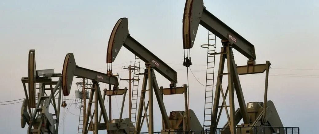 Добыча нефти и ее переработка. Добыча нефти в дагестане. российская нефть.