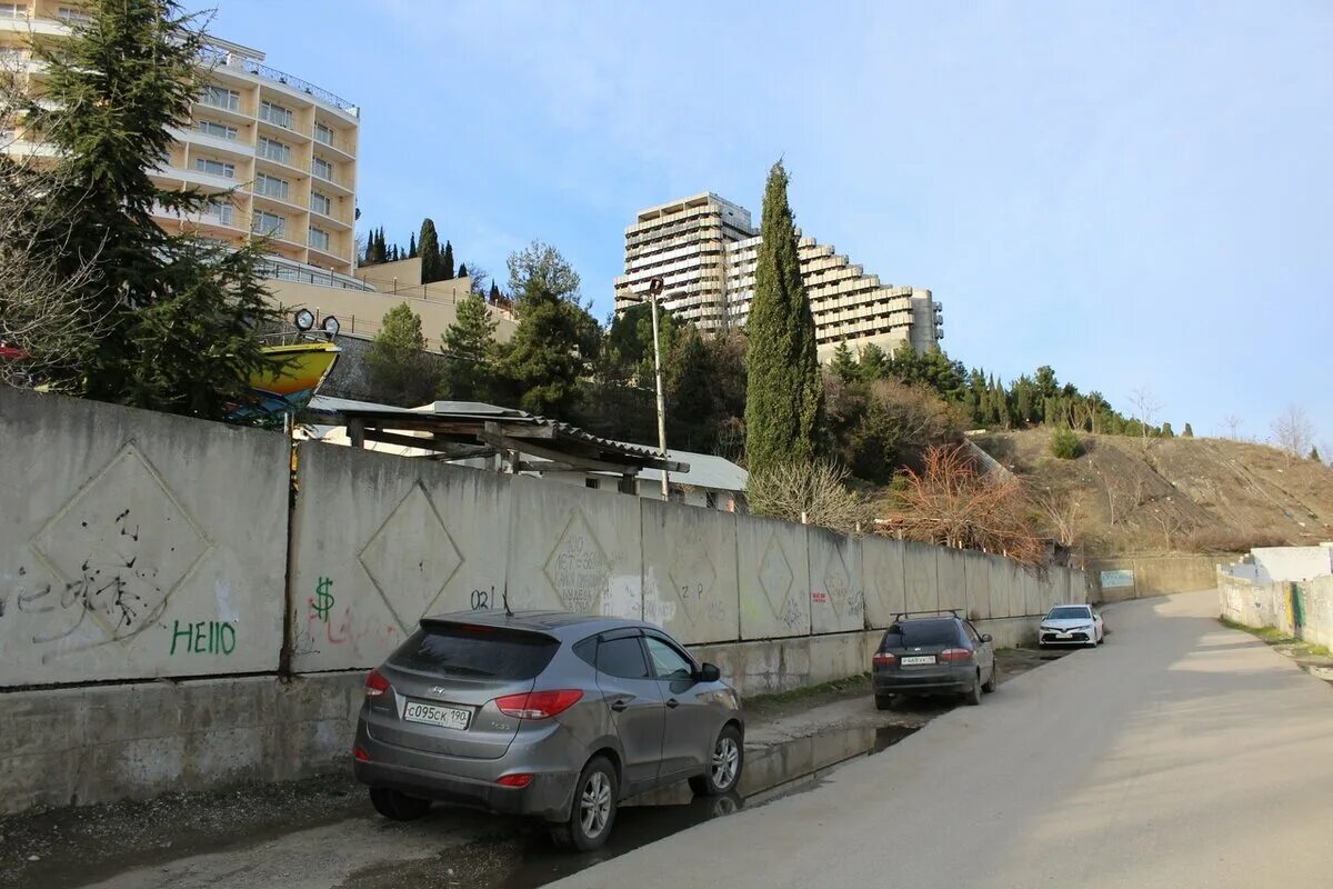 Алушта улица набережной. Восточная набережная Алушта 2021. Алушта, ул.Восточная набережная 7. Алушта ул Горького набережная. Алушта, ул. Восточная набережная.