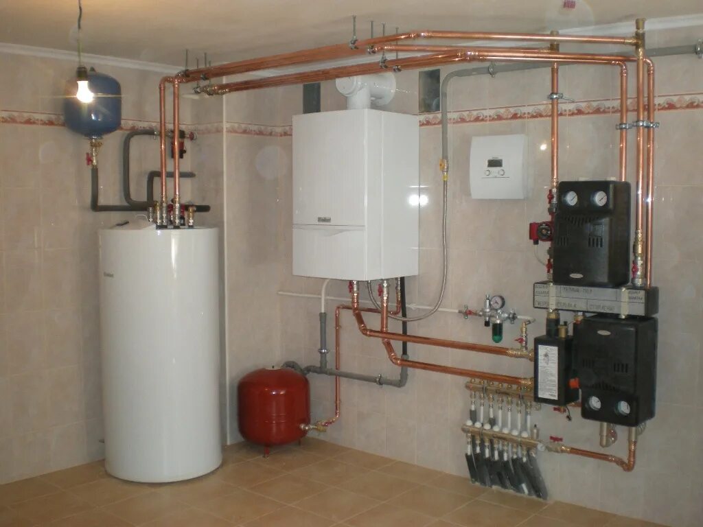 Смонтировать котел. Котельная топочная бойлерная. газовый котел в частном доме. газовая котельная в частном доме. газовые котлы для автономного отопления.