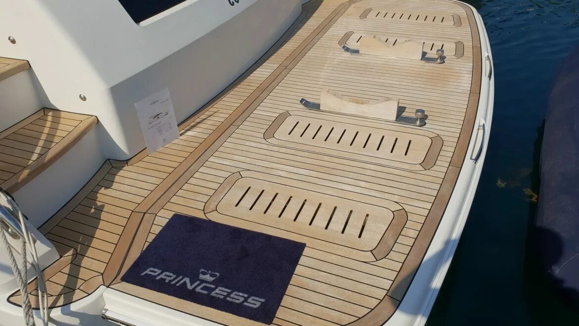 Яхт юг. Яхта генезис екатеринбург. яхта трампа фото. princess a 60 beige 7x60. yakhta na morevol&#039;ne 19 / 5,000 translation results yacht on the sea.