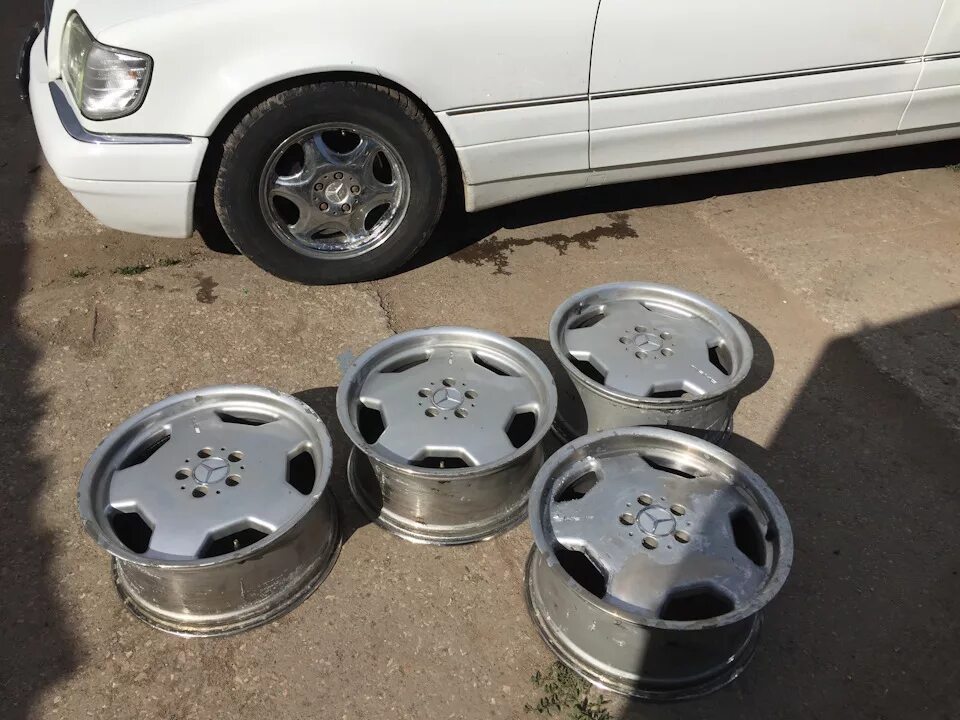 Диски мерседес амг блины. Amg monoblock r19. Мерседес 210 на амг дисках. Диски zimmermann мерседес w140. Диски amg monoblock r18.